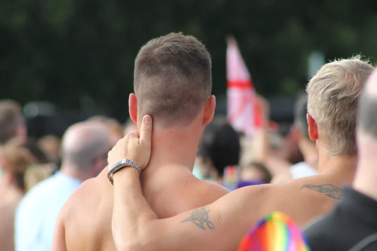 Read more about the article Gay Cruising