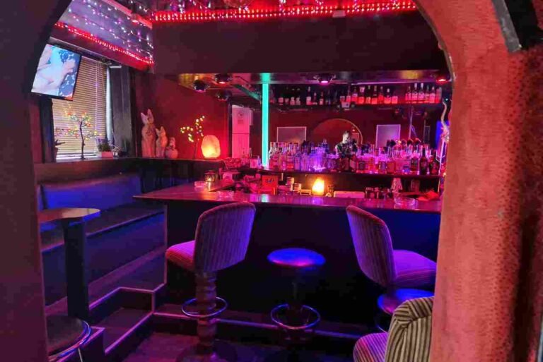 Read more about the article Pick Up Gay Bar Hamburg