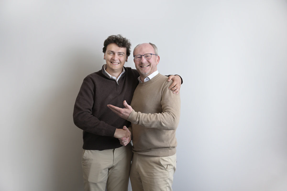 Mehr über den Artikel erfahren Partnersuche mit 50 plus: Was anders ist und was gleich bleibt